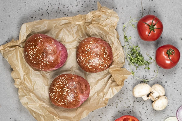 Bollitos rojos con remolacha