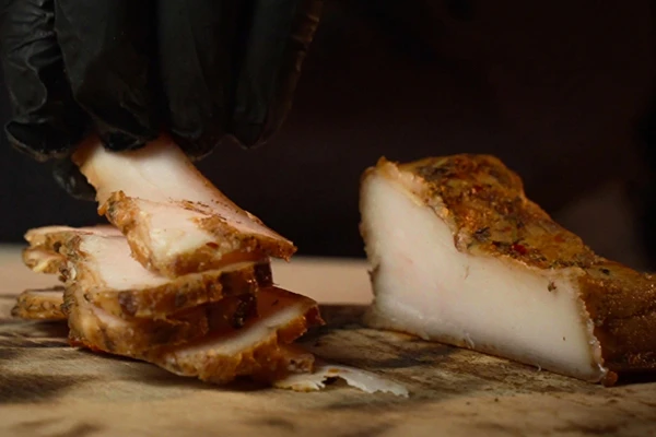 Tocino ahumado con hierbas