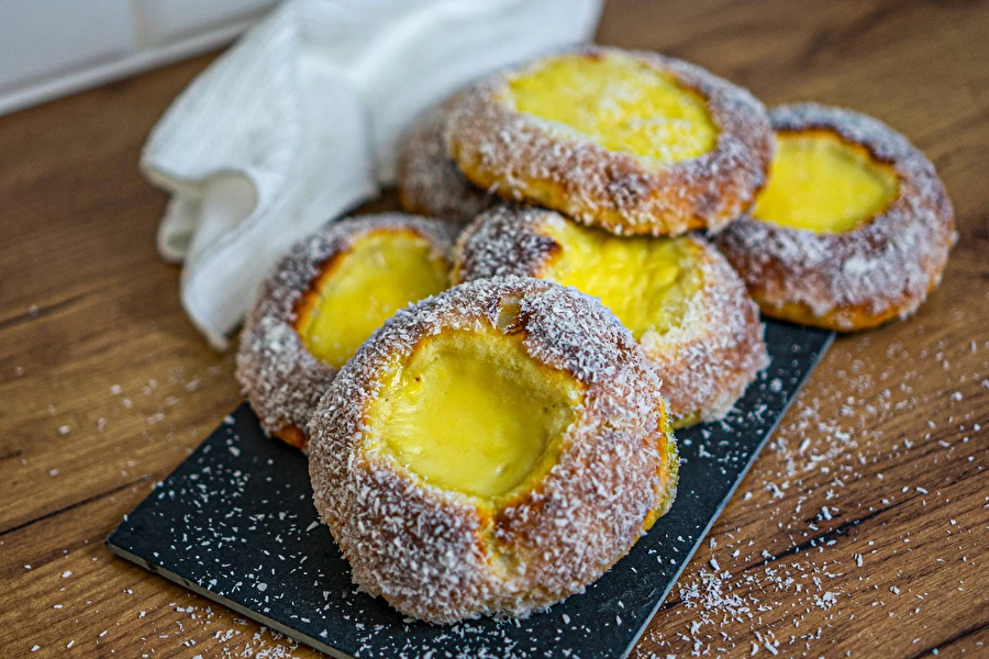 Browin Przepiśnik - Skoleboller – panecillos noruegos con crema pastelera y coco